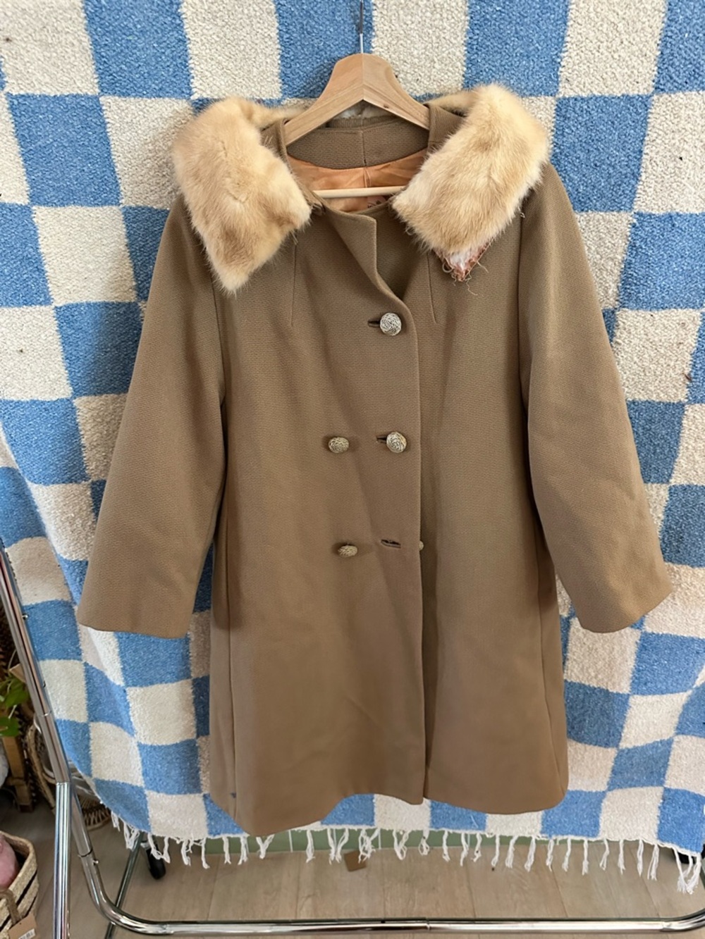 Vintage 50s/60s Women's Tan Wool Coat with Fur Collar